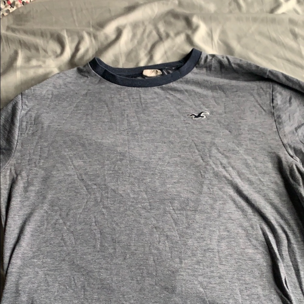 Hollister  tee
